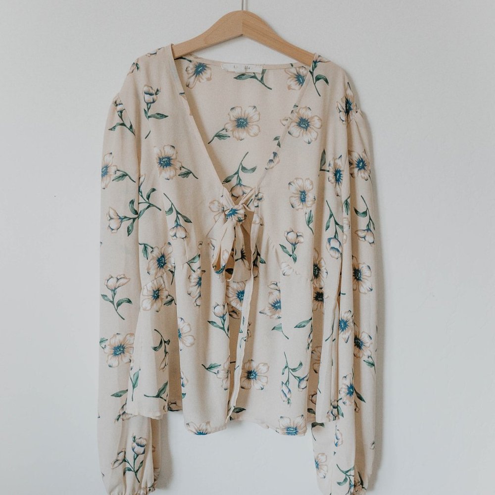 FLOWER PRINT TOP - Picture 2 of 4